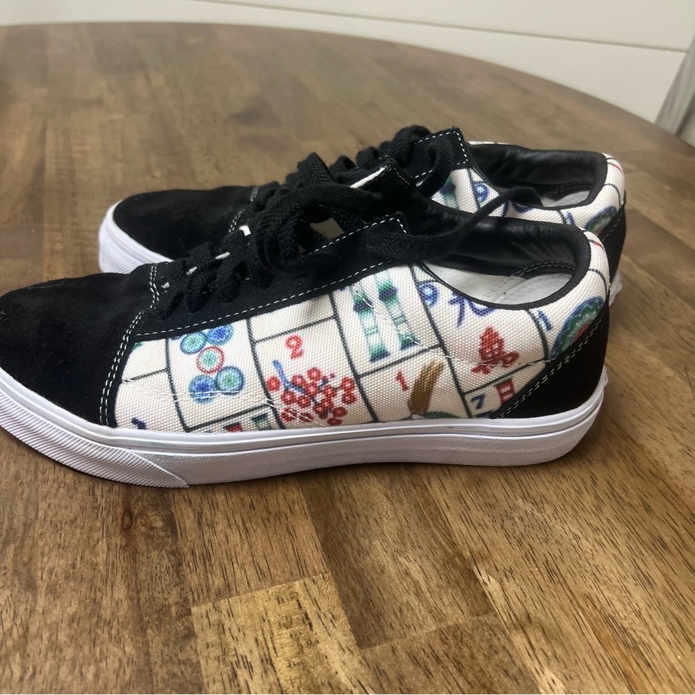 Mahjongg deck shoes. Women’s size 8
